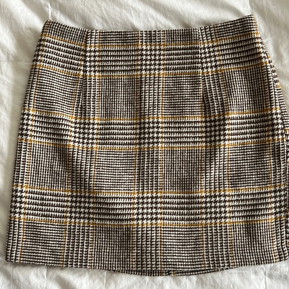 Plaid skirt size small • F21